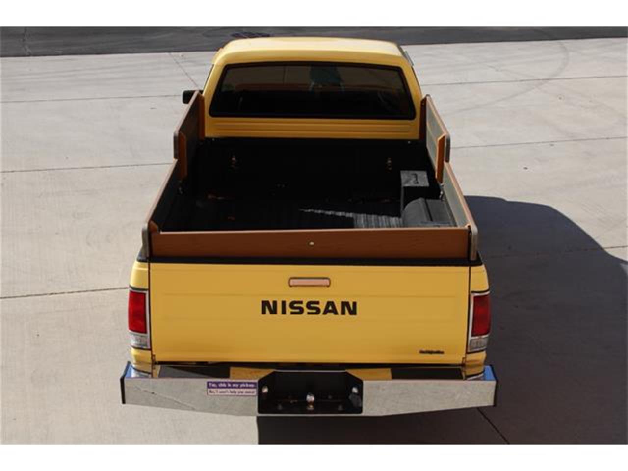 Nissan-720-1985-Yellow-Brown-31