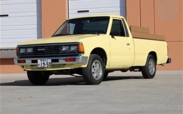 Nissan-720-1985-Yellow-Brown