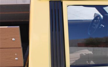 Nissan-720-1985-Yellow-Brown-38