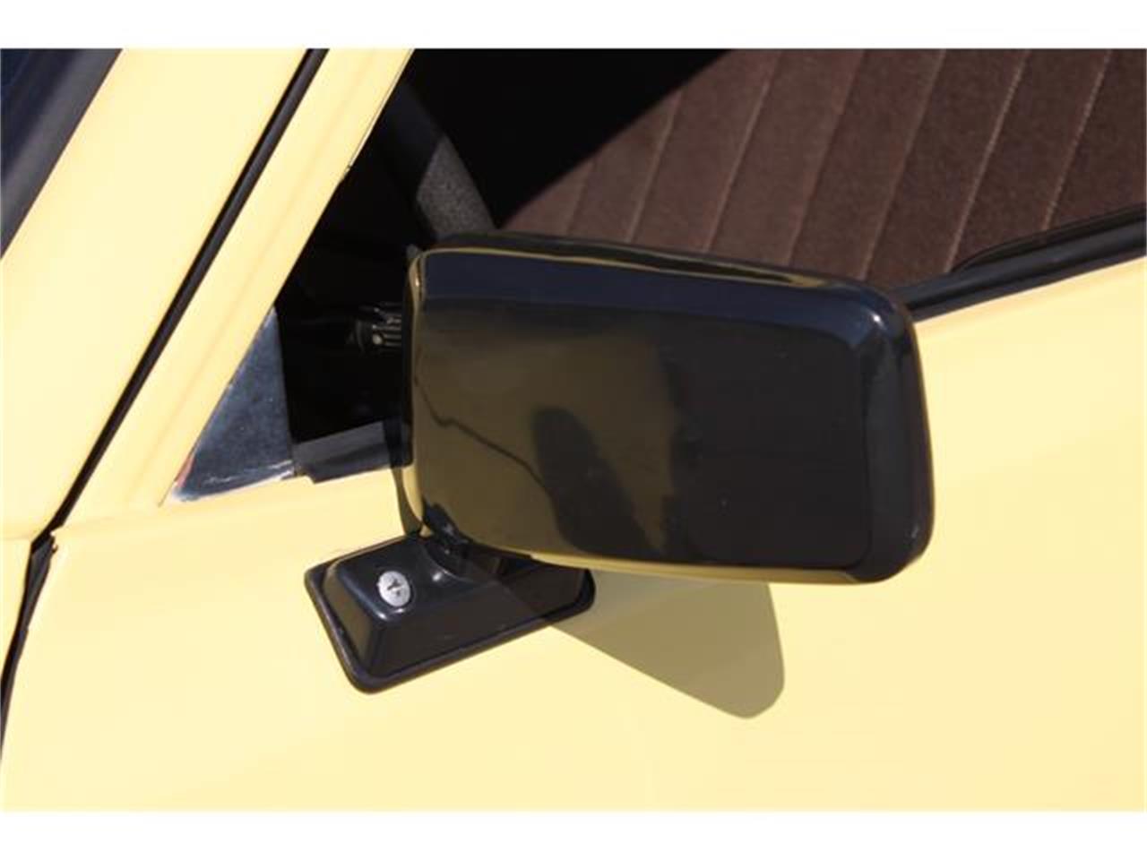 Nissan-720-1985-Yellow-Brown-39