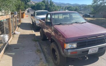 Nissan-D21-hardbody-1989-purple-1