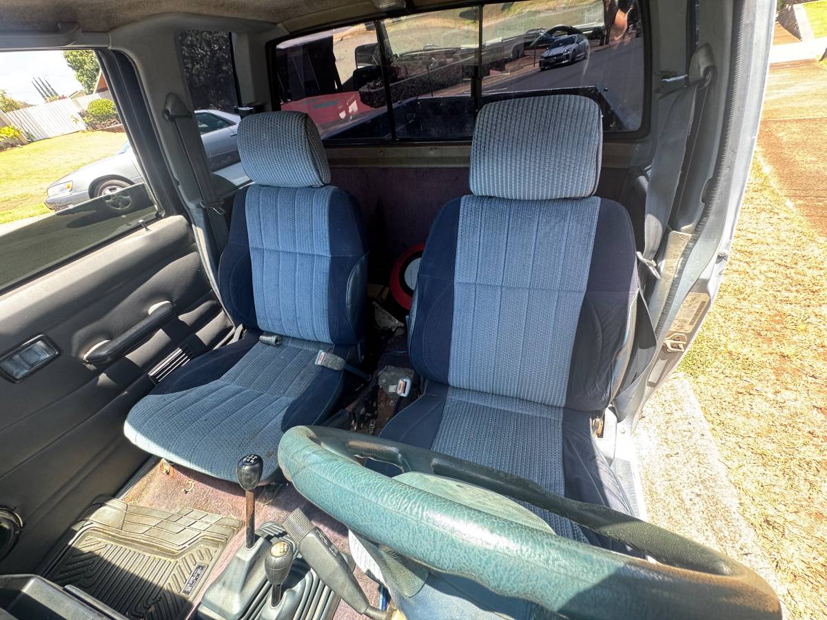Nissan-D21-hardbody-1991-5