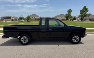 Nissan-D21-hardbody-1993-black-2