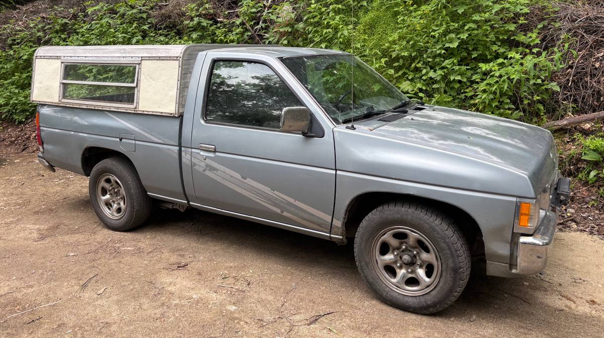 Nissan-D21-pickup-1993