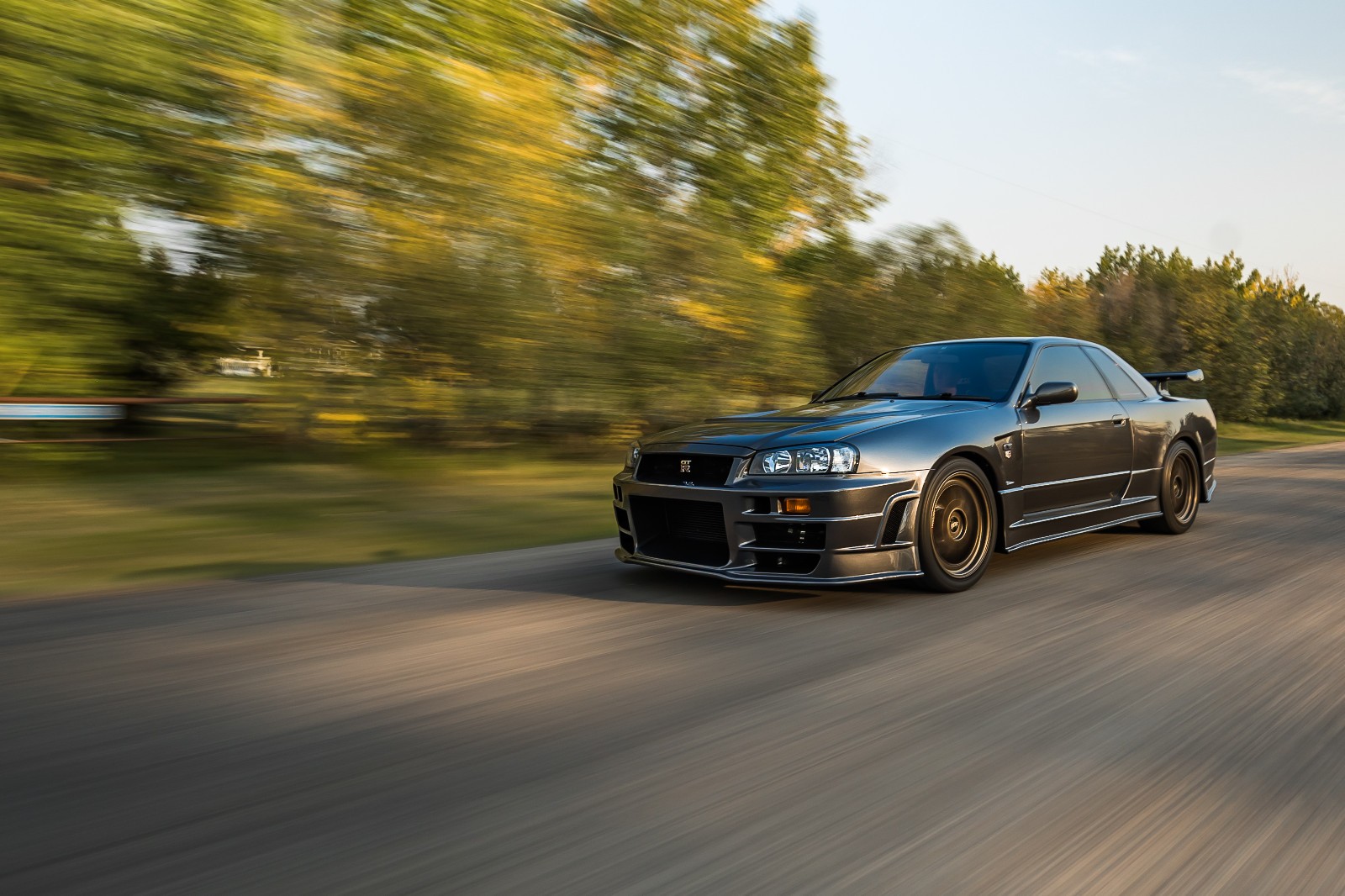 Nissan-GT-R-1991-Coupe-10