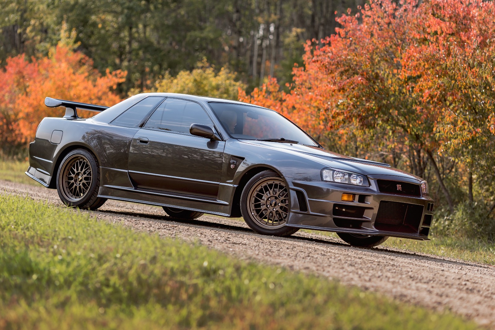 Nissan-GT-R-1991-Coupe-17