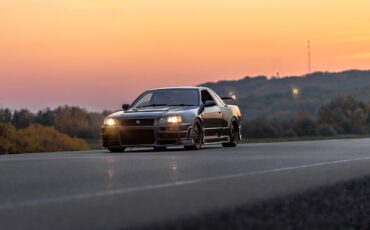 Nissan-GT-R-1991-Coupe-18
