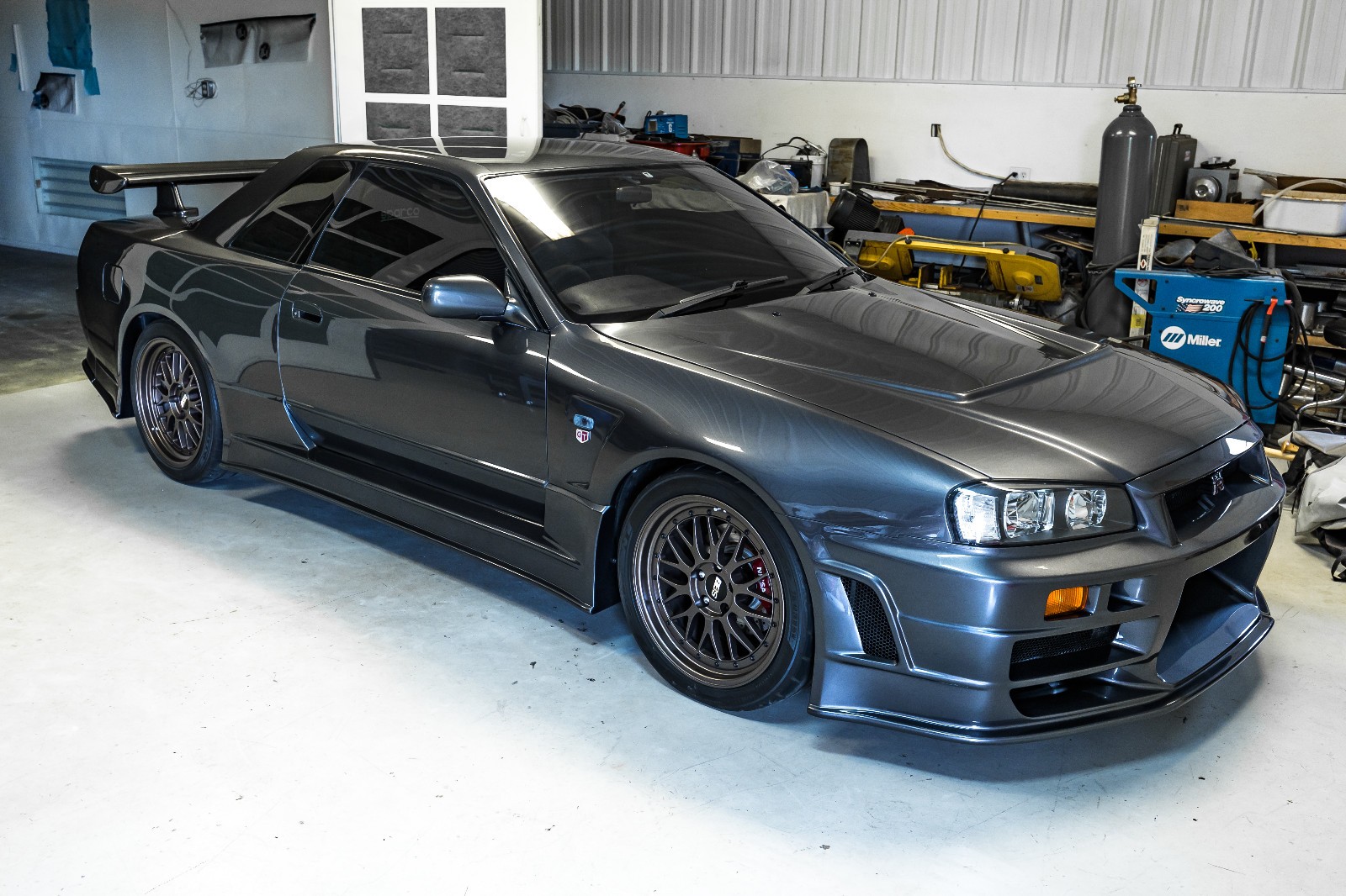 Nissan-GT-R-1991-Coupe-2