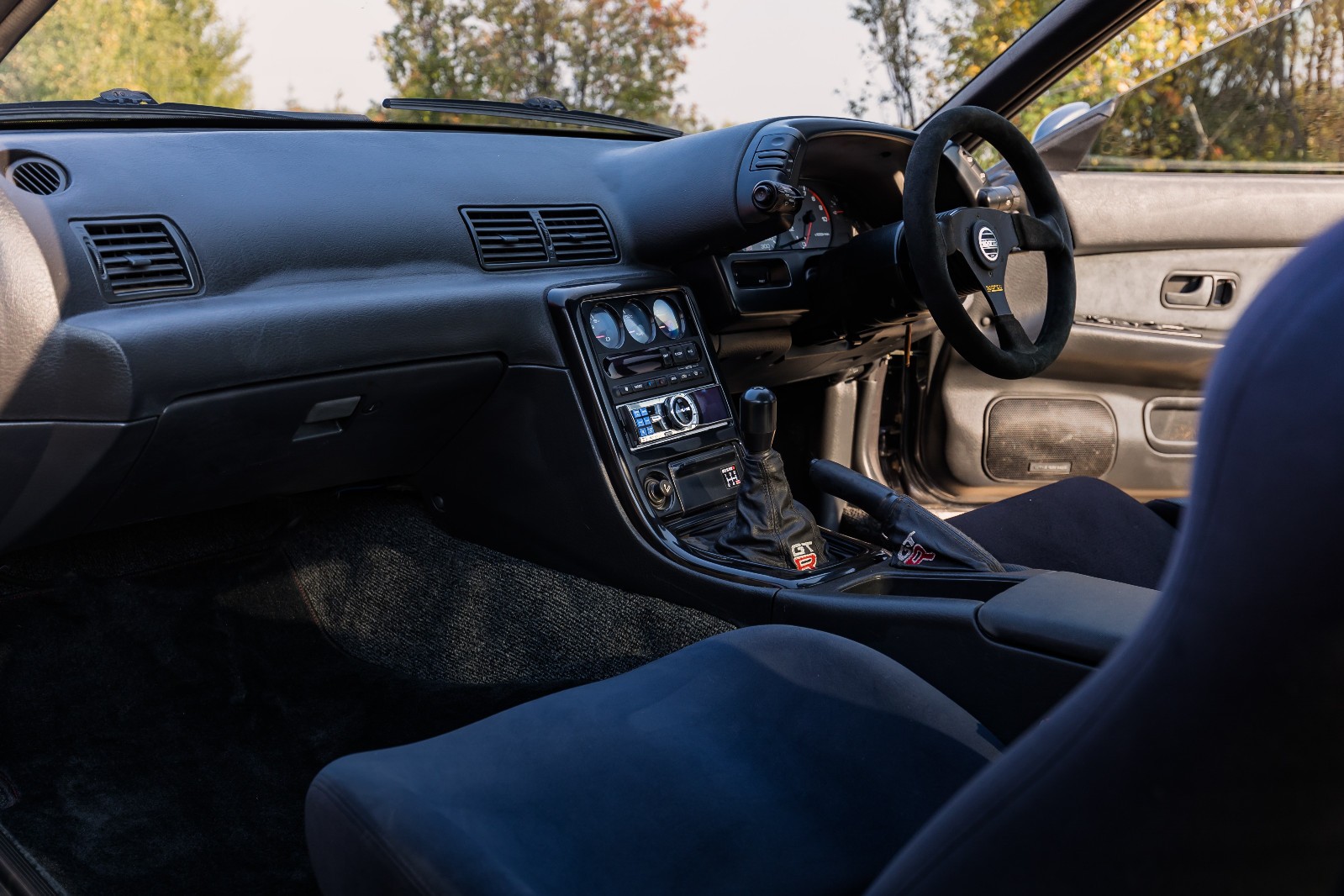 Nissan-GT-R-1991-Coupe-8