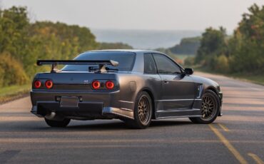 Nissan-GT-R-1991-Coupe-9