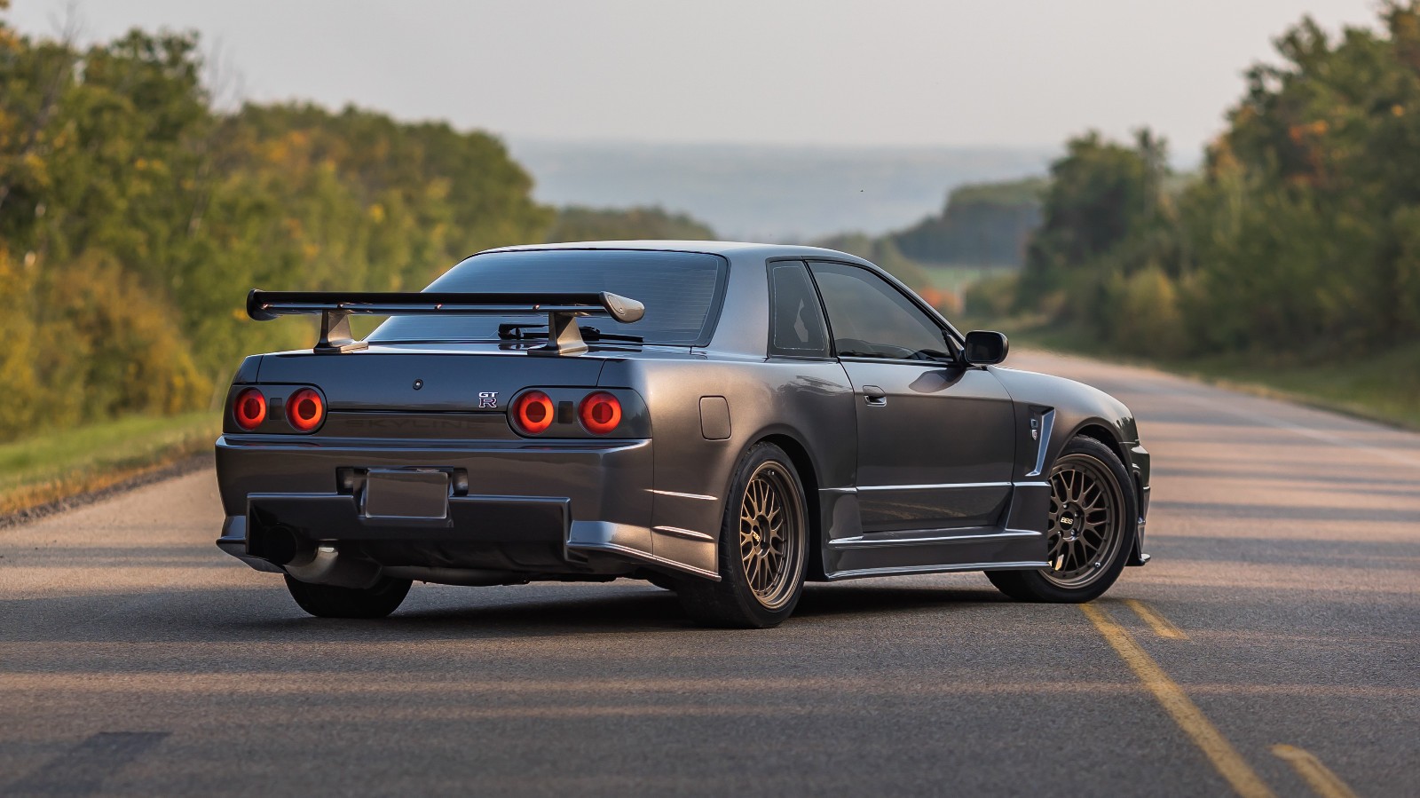 Nissan-GT-R-1991-Coupe-9