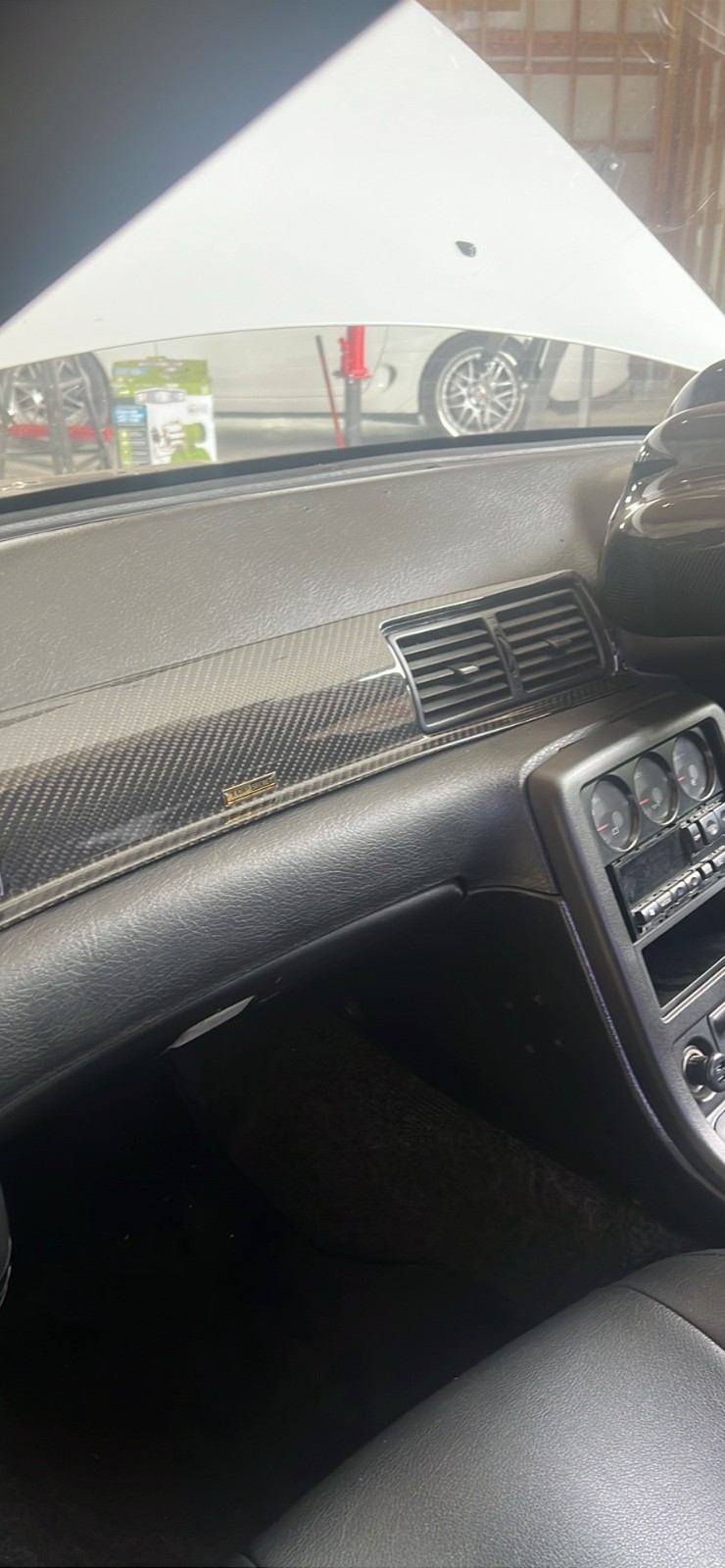 Nissan-GT-R-1992-Coupe-13