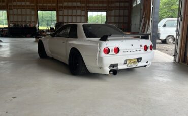 Nissan-GT-R-1992-Coupe-3
