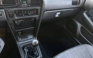 Nissan-Maxima-1989-grey-17