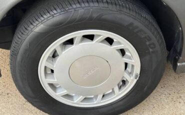 Nissan-Maxima-1989-grey-5