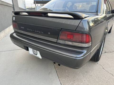 Nissan-Maxima-1989-grey-7
