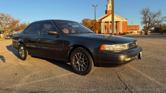 Nissan-Maxima-1993-Gray-Gray-2