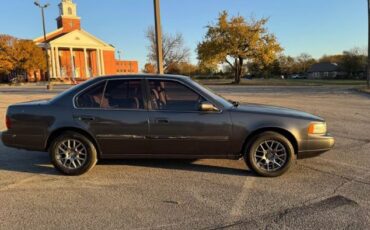 Nissan-Maxima-1993-Gray-Gray