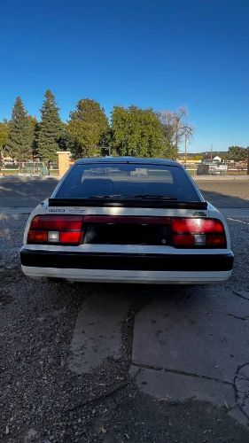 Nissan-Other-1984-White-2