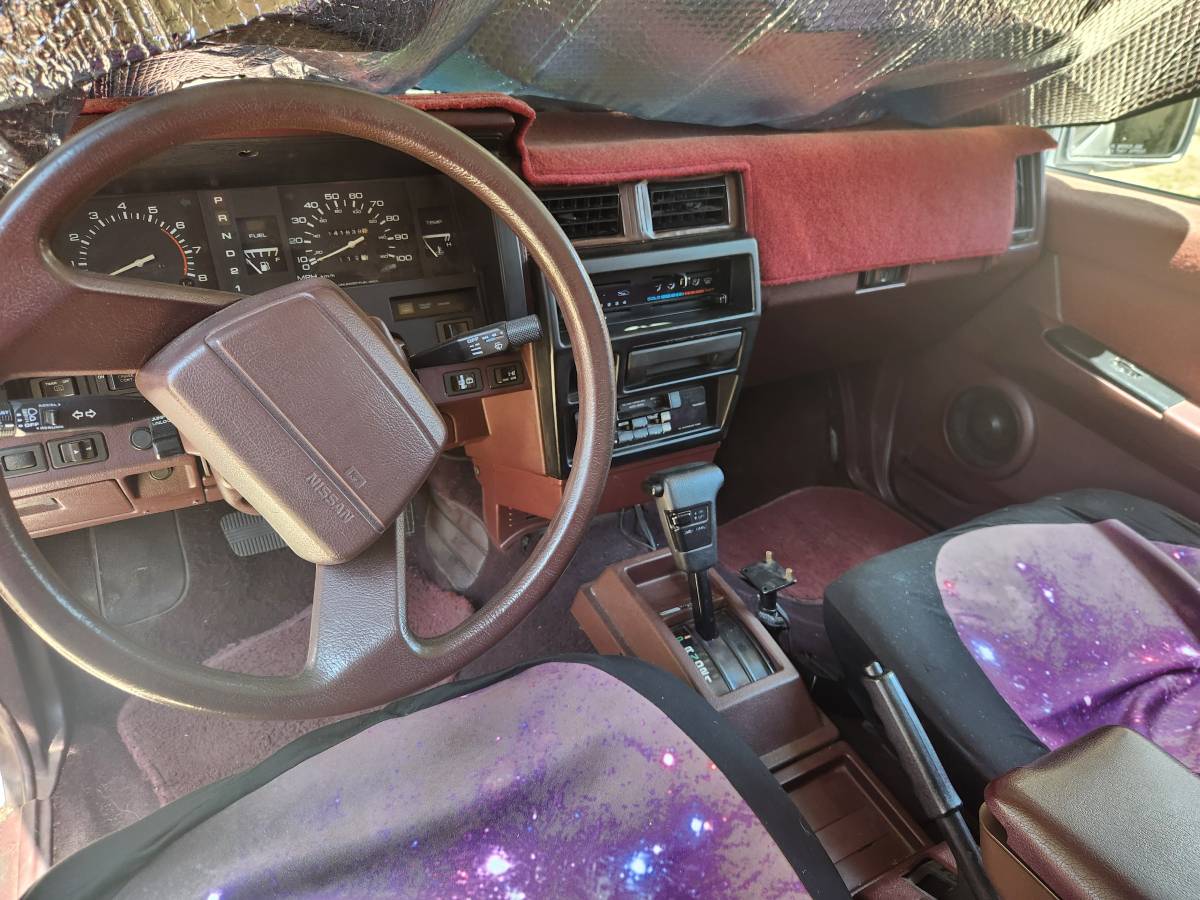 Nissan-Pathfinder-1992-white-10
