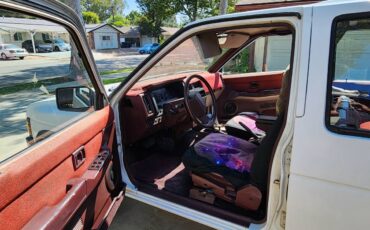 Nissan-Pathfinder-1992-white-6