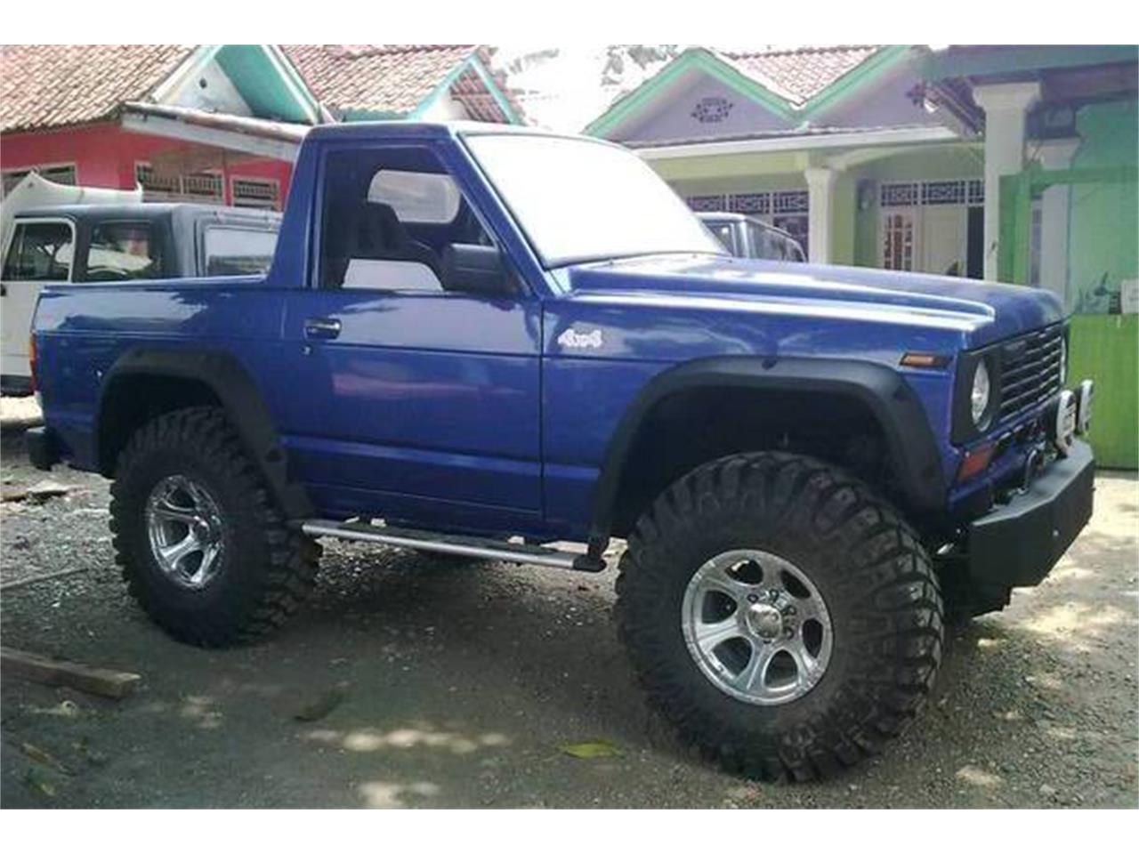 Nissan-Patrol-1983-White-Blue-47