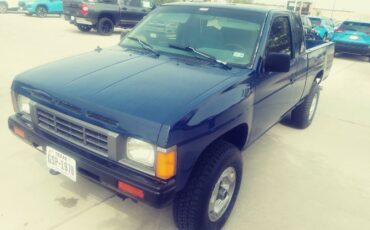 Nissan-Pickup-1986