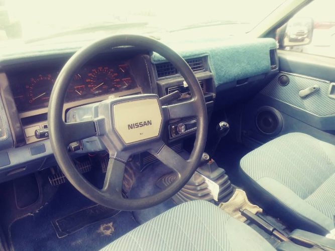 Nissan-Pickup-1986-5
