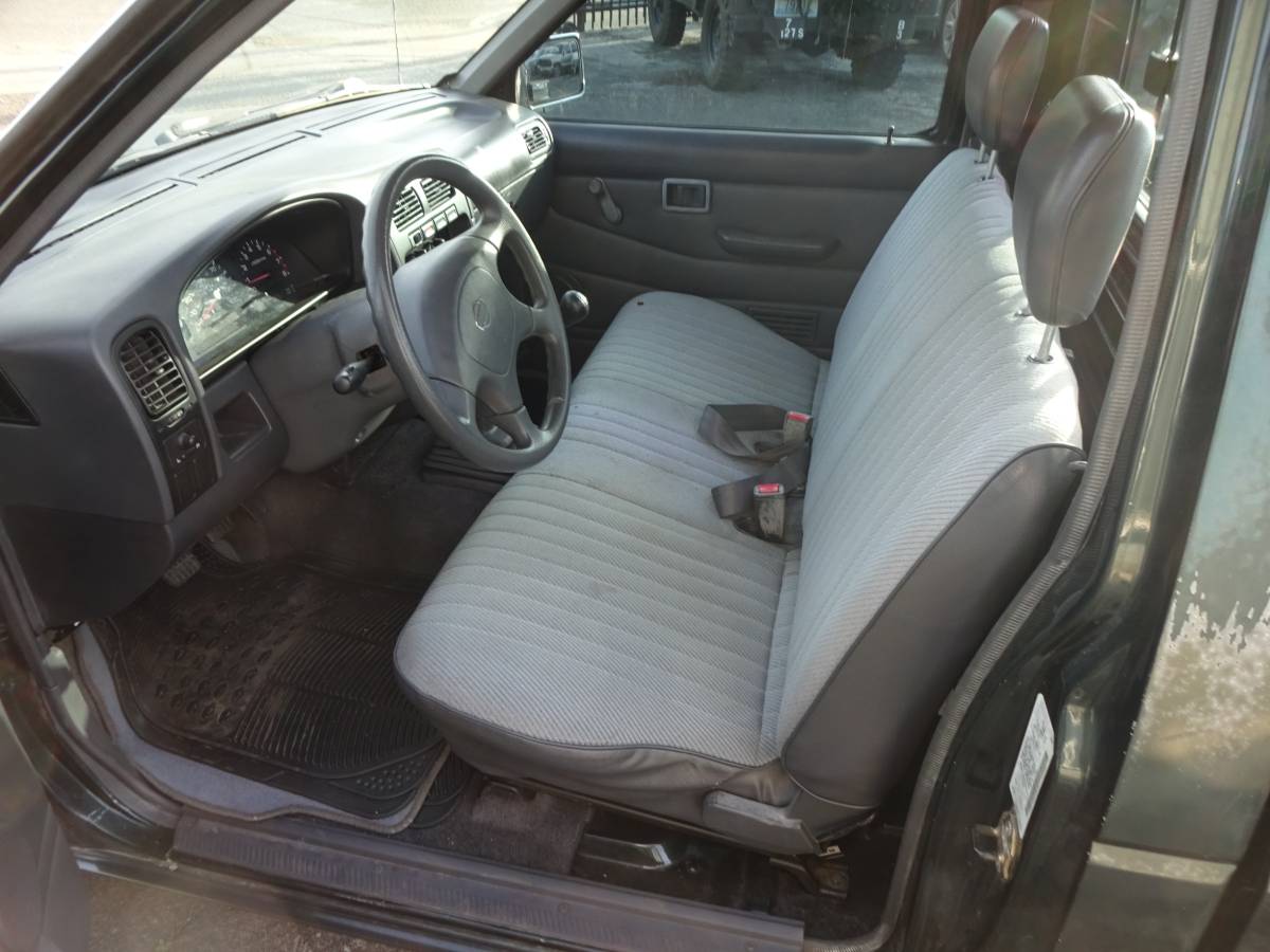 Nissan-Pickup-xe-1994-green-8