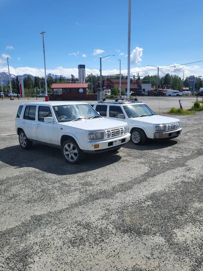 Nissan-Rasheen-1995-white-3