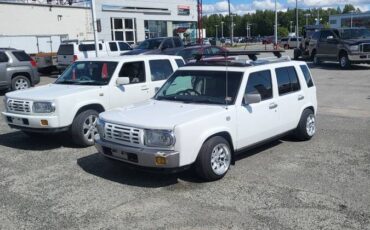 Nissan-Rasheen-1995-white