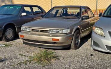 Nissan-Stanza-1990-Gold-Brown