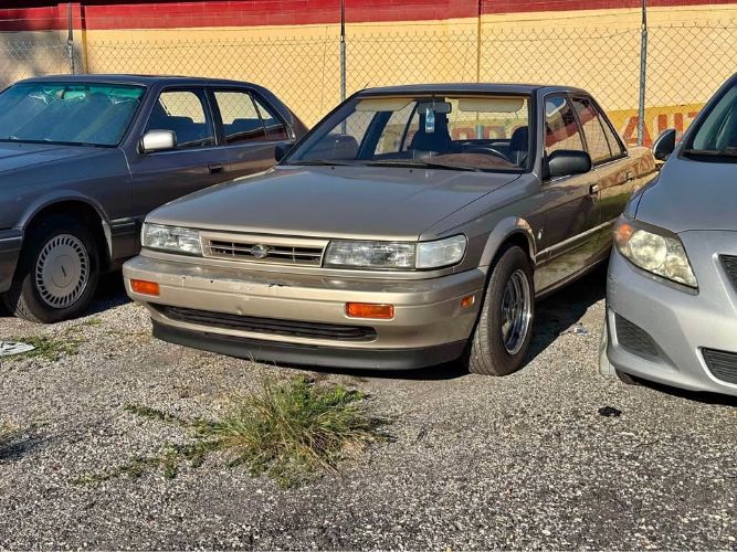 Nissan-Stanza-1990-Gold-Brown