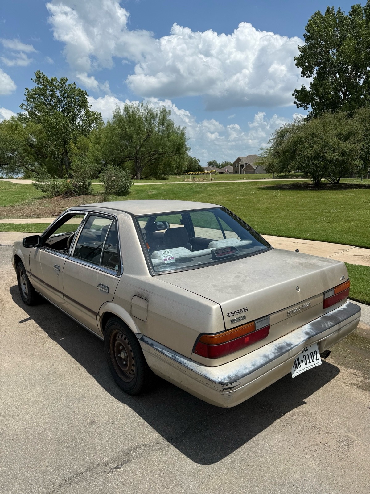 Nissan-Stanza-1991-3
