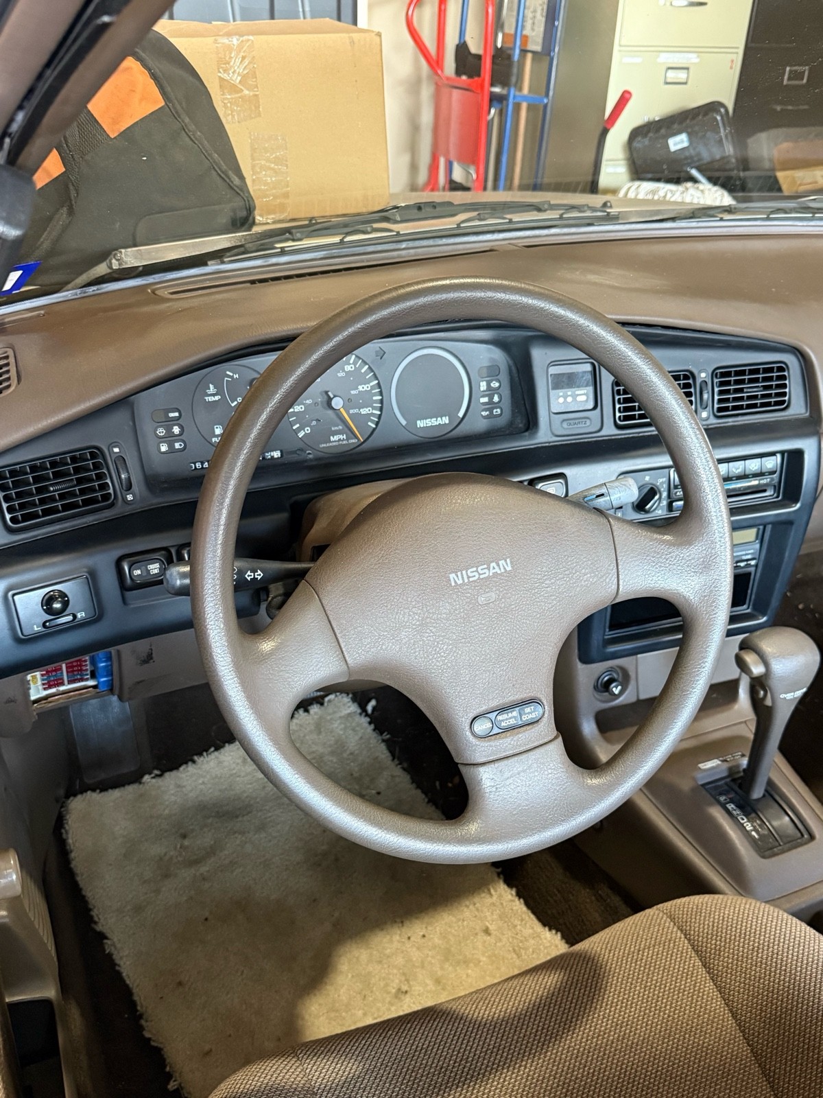 Nissan-Stanza-1991-6