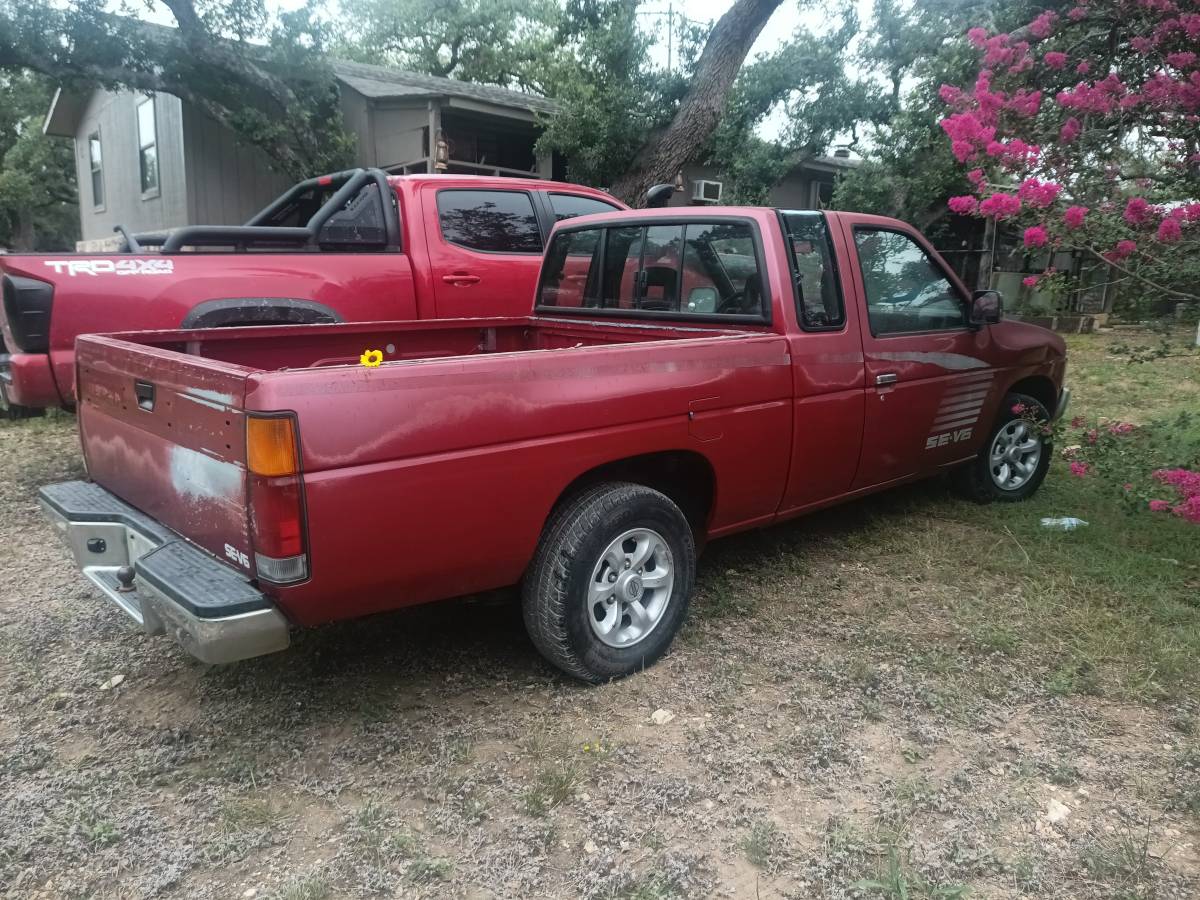 Nissan-Truck-xe-1993-red-5