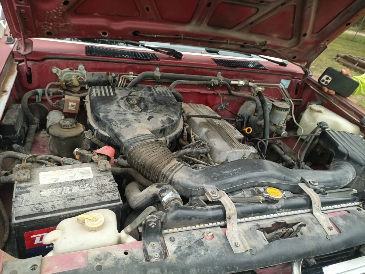 Nissan-Truck-xe-1993-red-7