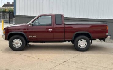Nissan-Truck-xe-1995-red-2