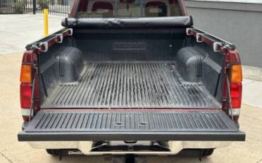 Nissan-Truck-xe-1995-red-3