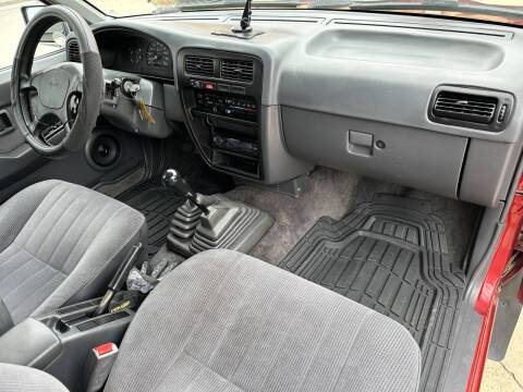 Nissan-Truck-xe-1995-red-9