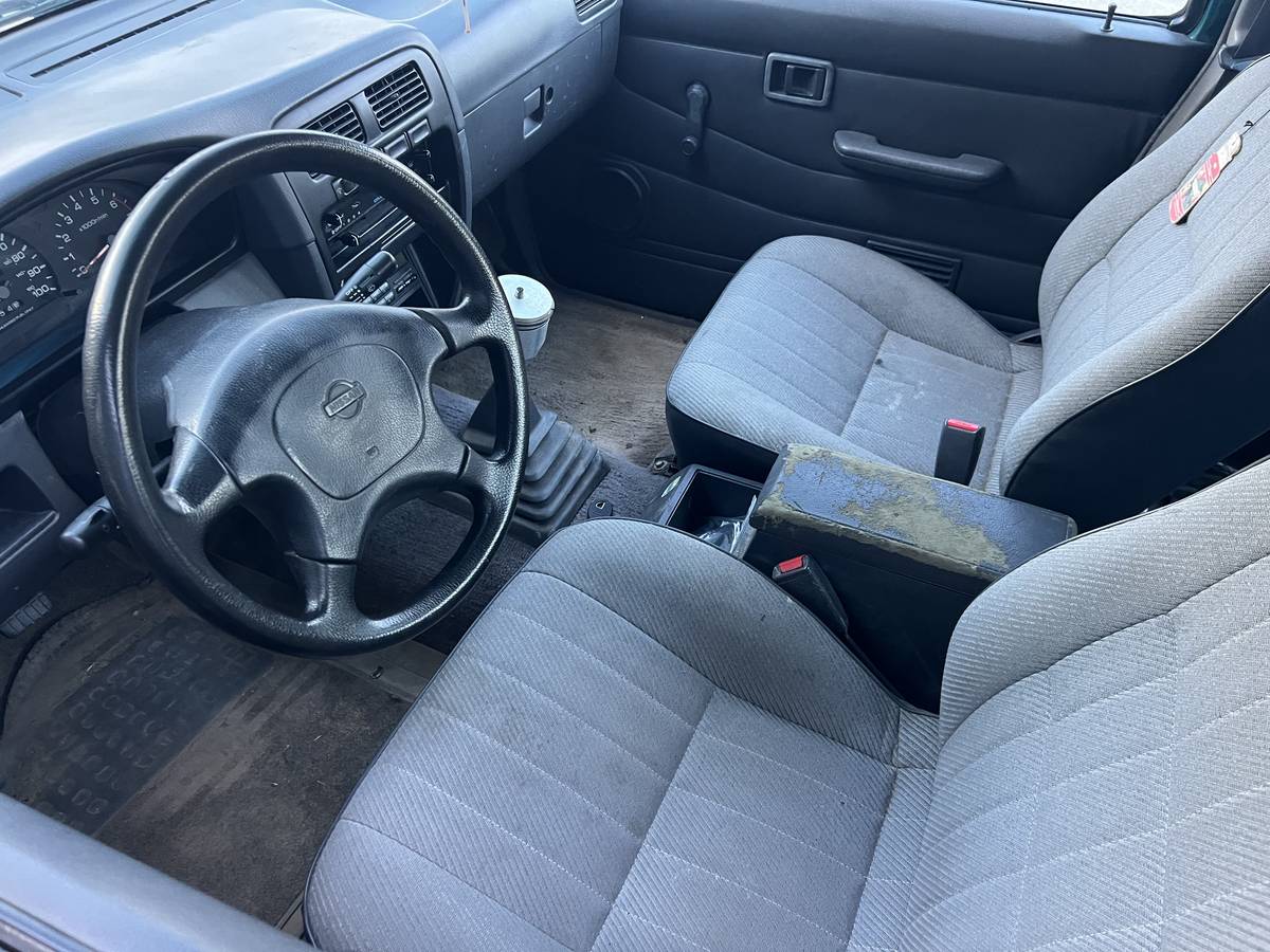 Nissan-d21-hardbody-1995-6