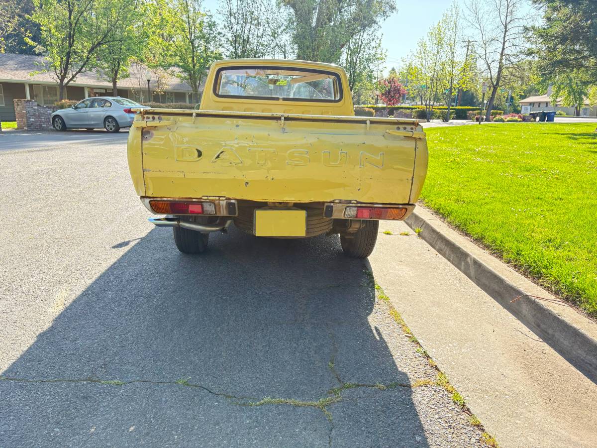 Nissan-datsun-620-1973-yellow-5