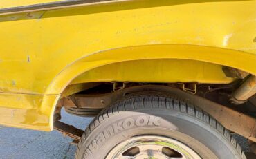 Nissan-datsun-620-1973-yellow-8