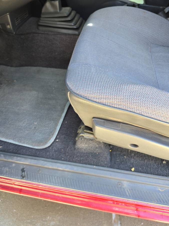 Nissan-hardbody-pickup-1994-red-9