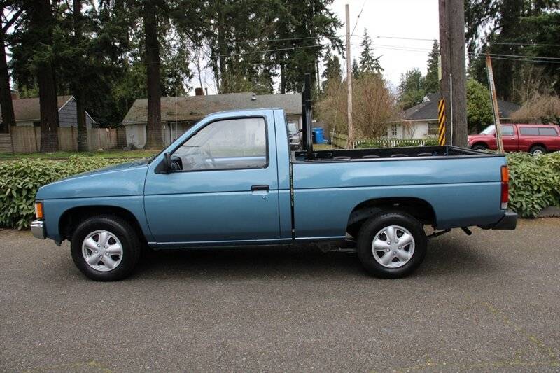 Nissan-other-pickups-1989-blue-10