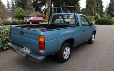 Nissan-other-pickups-1989-blue-2