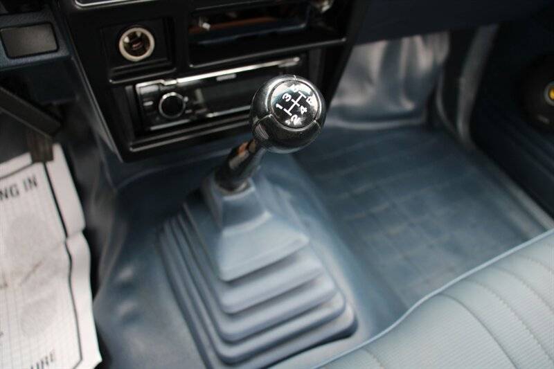 Nissan-other-pickups-1989-blue-6
