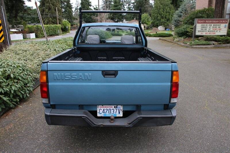 Nissan-other-pickups-1989-blue-8