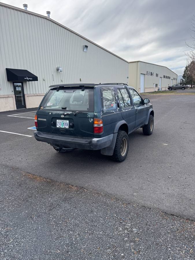 Nissan-pathfinder-1995-green-1