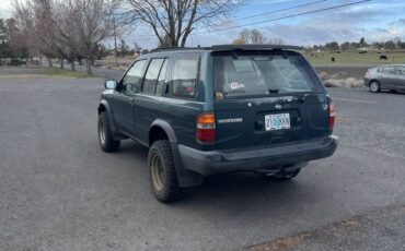 Nissan-pathfinder-1995-green